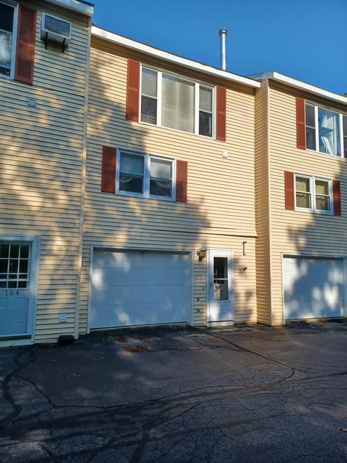 166 Morse Rd, Manchester, NH, 03104-5714 | Card Image