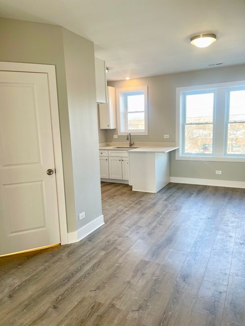 apt-2e-722 N Austin Blvd, Oak Park, IL, 60302-2454 | Card Image