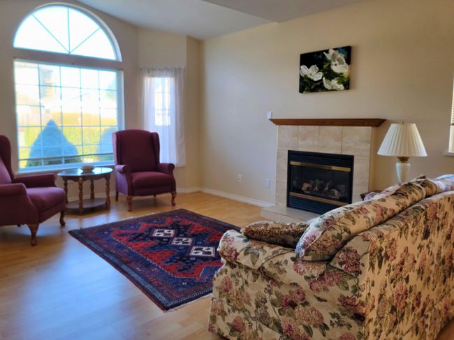 4 - 535 Shaw Road, House other with 3 bedrooms, 2 bathrooms and 4 parking in Gibsons BC | Image 3
