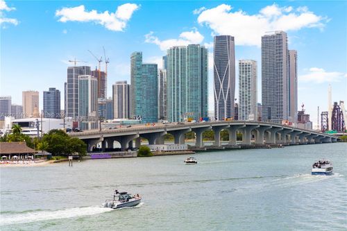 408-1000 Venetian Way, Miami, FL, 33139 | Card Image