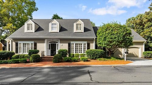 8 Ashton Sq, Greensboro, NC, 27408-3832 | Card Image