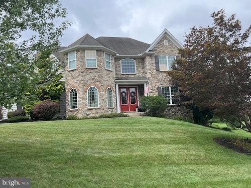 2704 Westhampton Ter, ELIZABETHTOWN, PA, 17022-9128 | Card Image