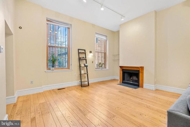 APT-9 - 914 Spruce St, Condo with 2 bedrooms, 2 bathrooms and null parking in PHILADELPHIA PA | Image 6