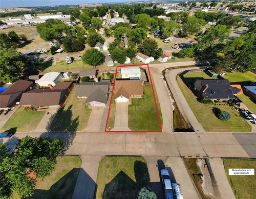111 Mockingbird Ln, Elk City, OK, 73644-4917 | Card Image