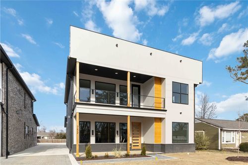 820 Nw 11th St, Bentonville, AR, 72712-4203 | Card Image