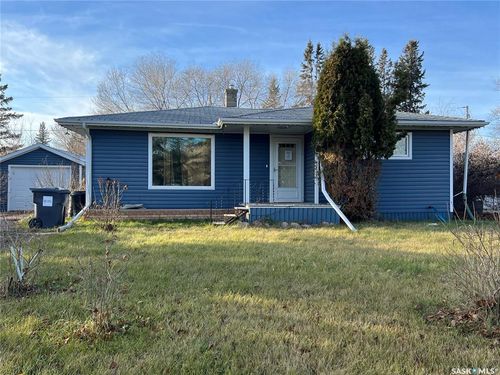 710 Main St, Esterhazy, SK, S0A0X0 | Card Image