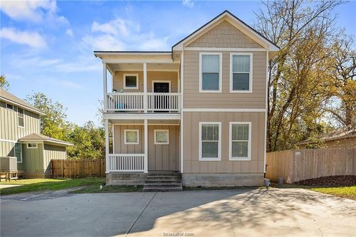 401 Foch St, Bryan, TX, 77801-4724 | Card Image