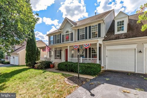 9066 Cottage Loop, BRISTOW, VA, 20136-1737 | Card Image
