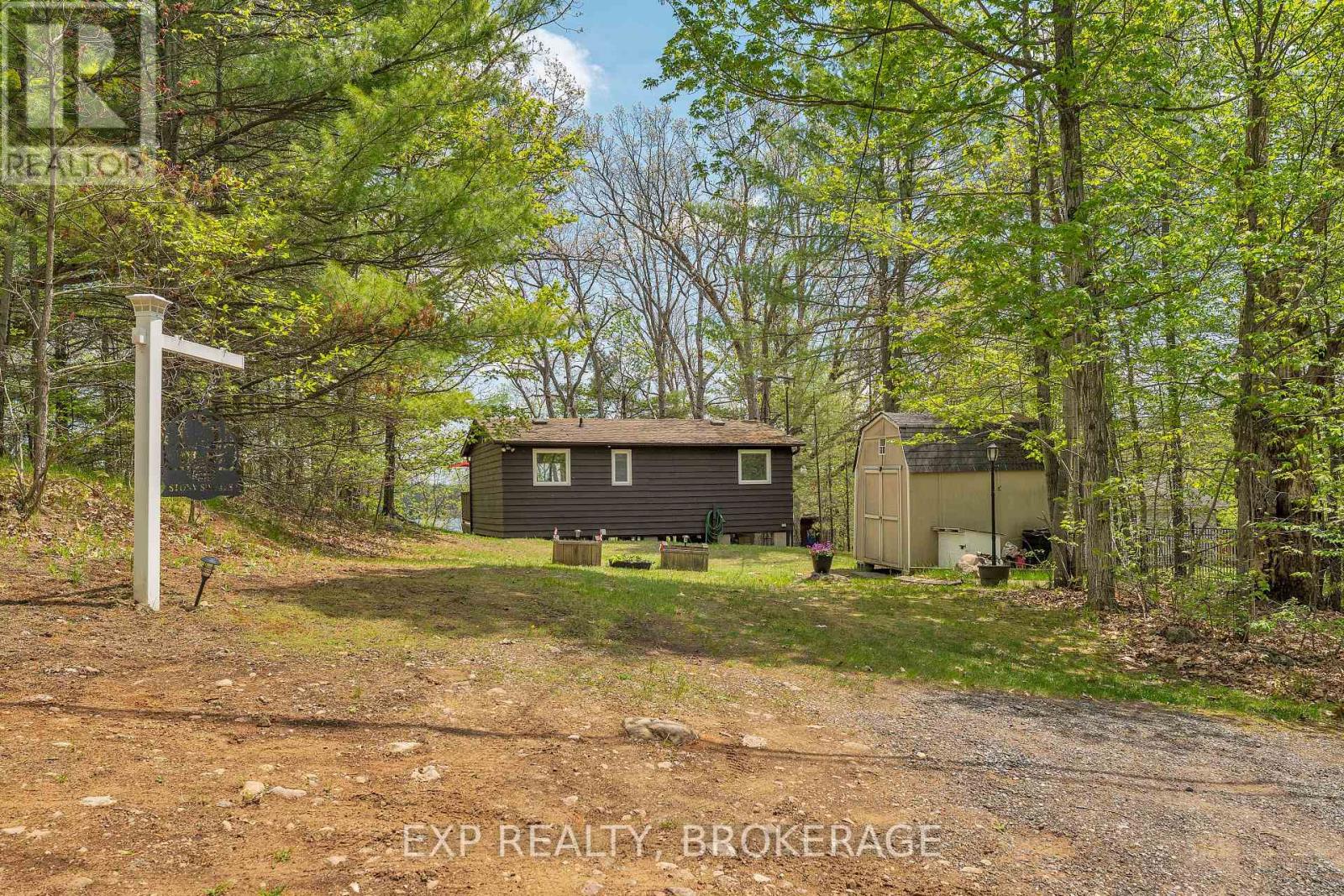 Residential in Frontenac (Frontenac South) 3