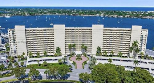 apt-511-136 Lakeshore Dr, North Palm Beach, FL, 33408-3634 | Card Image