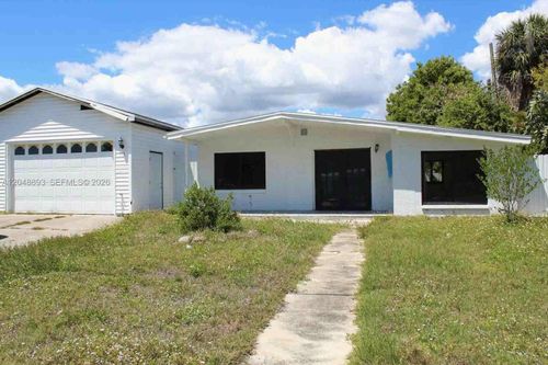 111 Poinsettia Cir Ne, PORT CHARLOTTE, FL, 33952-8236 | Card Image