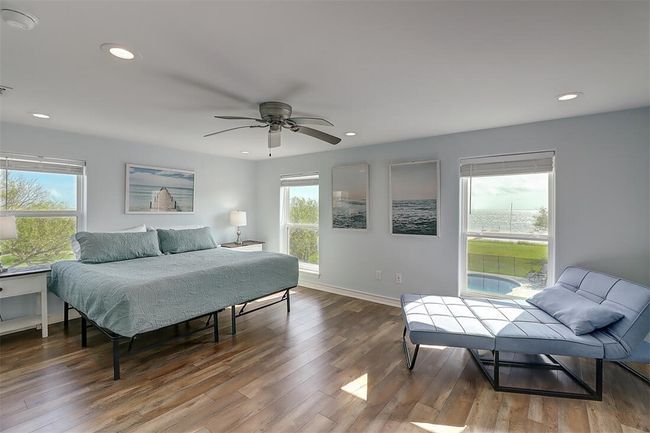 1010 First St Street, House other with 6 bedrooms, 4 bathrooms and 8 parking in Bayside TX | Image 34