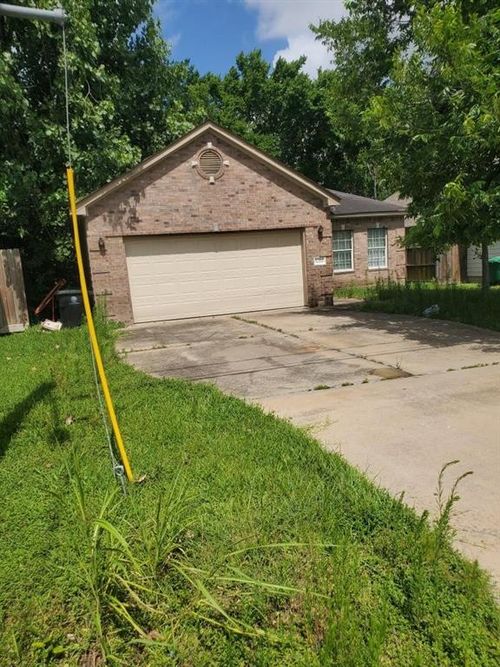 8320 Livingston St, Houston, TX, 77051-1421 | Card Image
