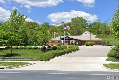 1821 S River Rd, Saint Charles, MO, 63303-4124 | Card Image