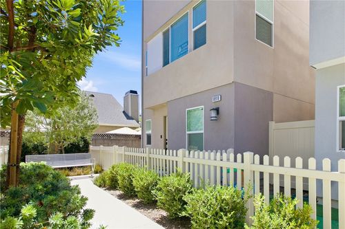 10910 Portsmouth St, Stanton, CA, 90680-2627 | Card Image
