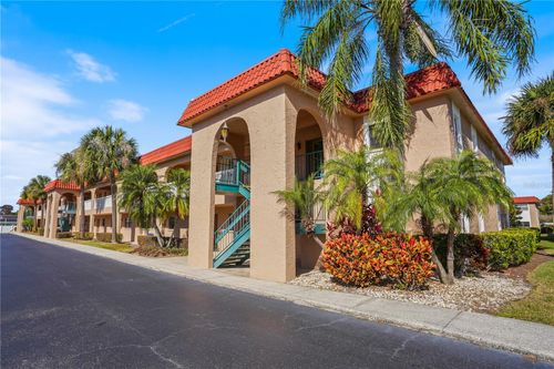 c20-1750 Belleair Forest Dr, Belleair, FL, 33756-1598 | Card Image
