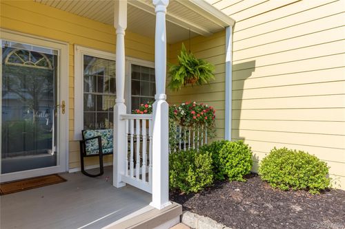 104 Emily Dr, Patchogue, NY, 11772-3752 | Card Image