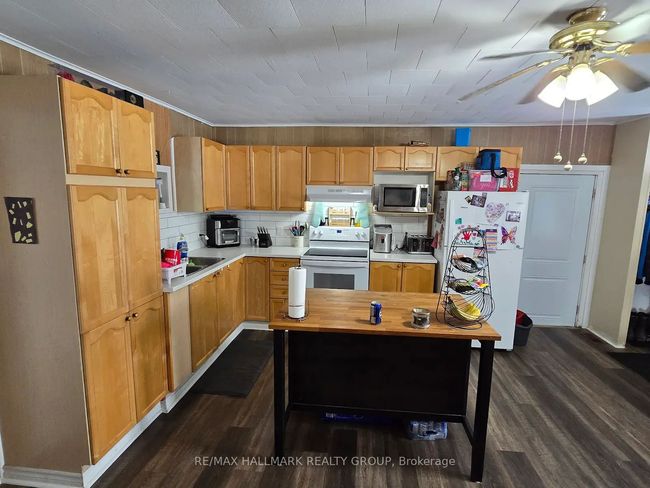 7122 Bank St, Home with 4 bedrooms, 2 bathrooms and 16 parking in Metcalfe ON | Image 10