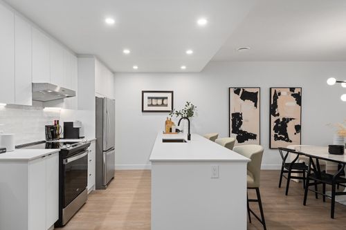 207-32831 Ventura Ave, Abbotsford, BC, V2S6A3 | Card Image