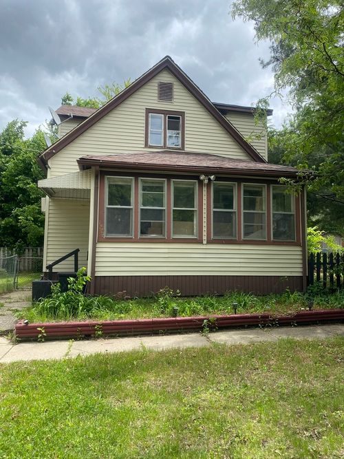 1306 Magnolia St, Rockford, IL, 61104-4711 | Card Image