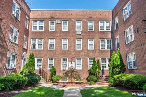 126 Hackett Pl, Rutherford, NJ, 07070-1655 | Card Image