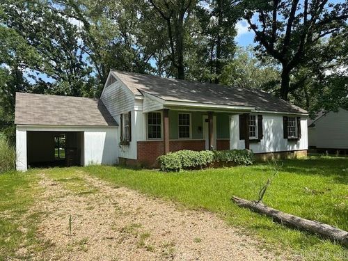 905 Cedar St, Crossett, AR, 71635-3671 | Card Image