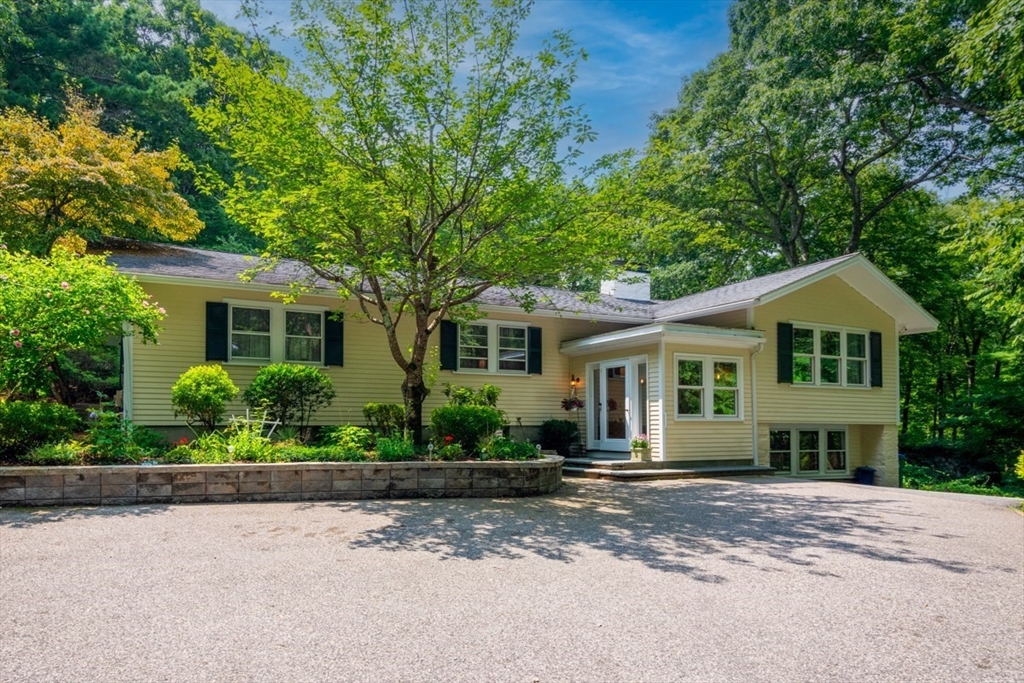 Farm Ln, Westwood, MA 02090