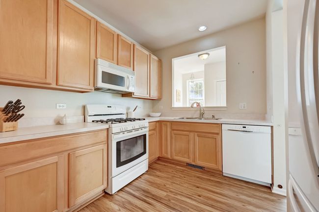 3070 - 3070 Falling Waters Ln, Condo with 2 bedrooms, 2 bathrooms and null parking in Lindenhurst IL | Image 13