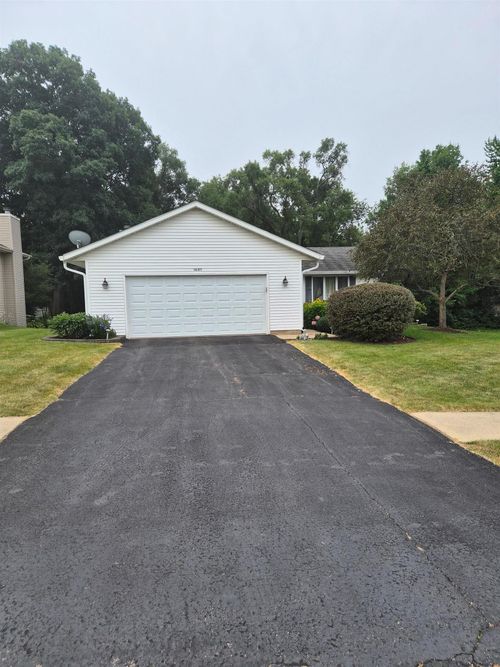5685 Alma Dr, Rockford, IL, 61108-2403 | Card Image