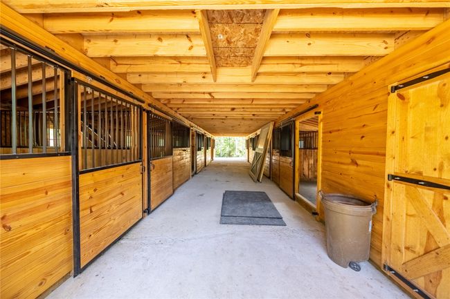 Horse barn | Image 47