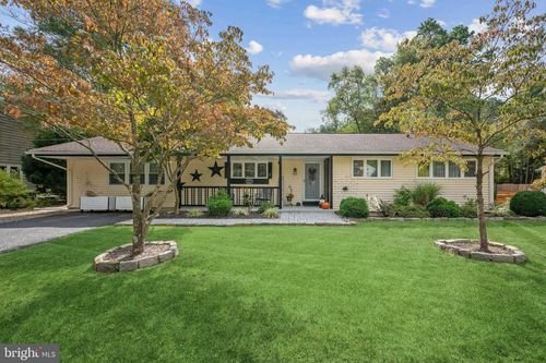 8 Pin Oak Trl, MEDFORD, NJ, 08055-8837 | Card Image