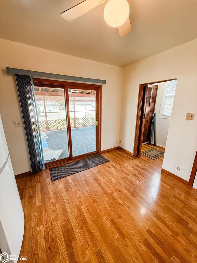 415 S Garfield Ave, Home with 4 bedrooms, 2 bathrooms and 2 parking in Burlington IA | Image 10