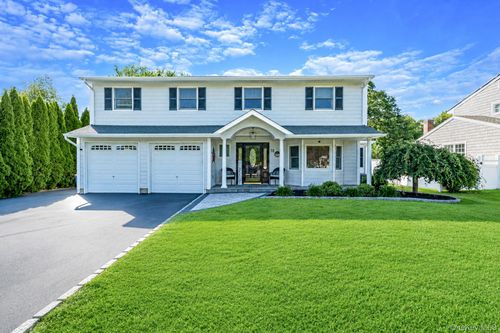 18 Ludlow Way, Oakdale, NY, 11769-2229 | Card Image