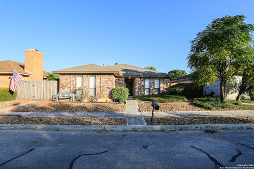 153 Meadowland, Universal City, TX, 78148-3707 | Card Image