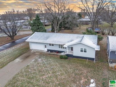 814 Shannon Dr, House other with 3 bedrooms, 3 bathrooms and null parking in Sloan IA | Image 3