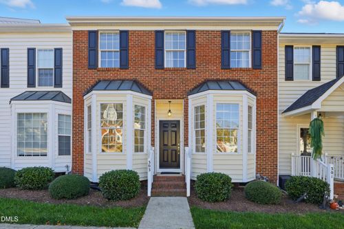 303 Knightsborough Way, Apex, NC, 27502-4386 | Card Image