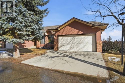 44 Edgeland Close Nw, Calgary, AB, T3A3B1 | Card Image