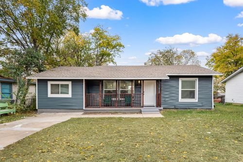 615 Circle Dr, Arlington, TX, 76010-1330 | Card Image