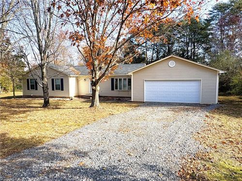 8313 Knight Village Cir, Stokesdale, NC, 27357-9280 | Card Image