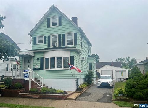 327 Madison St, Carlstadt, NJ, 07072-1157 | Card Image