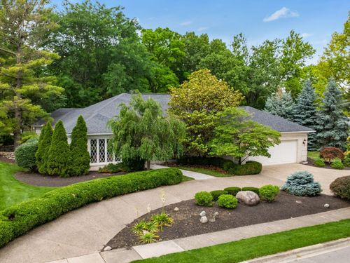 4275 Shelbourne Ln, Upper Arlington, OH, 43220-4243 | Card Image