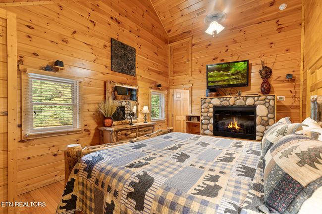 1851 Starr St, House other with 2 bedrooms, 2 bathrooms and null parking in Sevierville TN | Image 25
