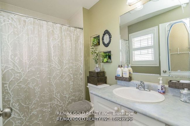 34 Jingle Cres, House attached with 4 bedrooms, 4 bathrooms and 2 parking in Brampton ON | Image 26