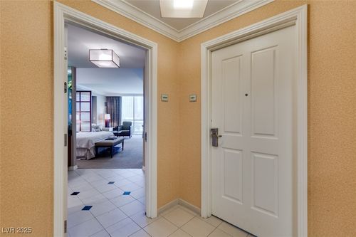 511-145 E Harmon Ave, Las Vegas, NV, 89109-4504 | Card Image