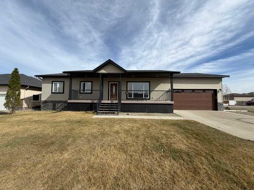 222 6a St, Stirling, AB, T0K2E0 | Card Image