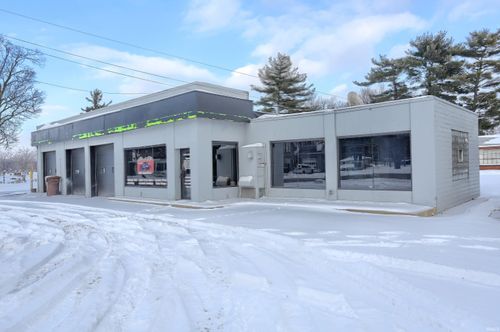 413 N Main St, North Webster, IN, 46555 | Card Image