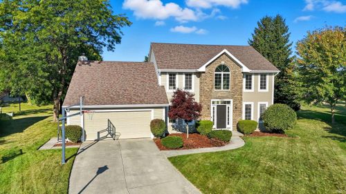 7901 Red Clover Ln, Fort Wayne, IN, 46815-8738 | Card Image