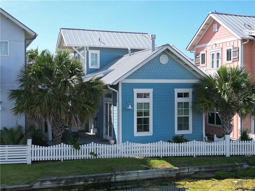 7-600 Center Sq N, Port Aransas, TX, 78373-1739 | Card Image