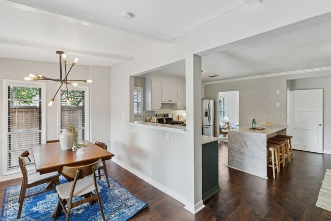 How perfectly sweet are the white beams and floor to ceiling windows? | Image 8