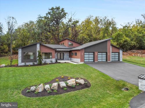 1868 Carrera Dr, Chambersburg, PA, 17202-8448 | Card Image